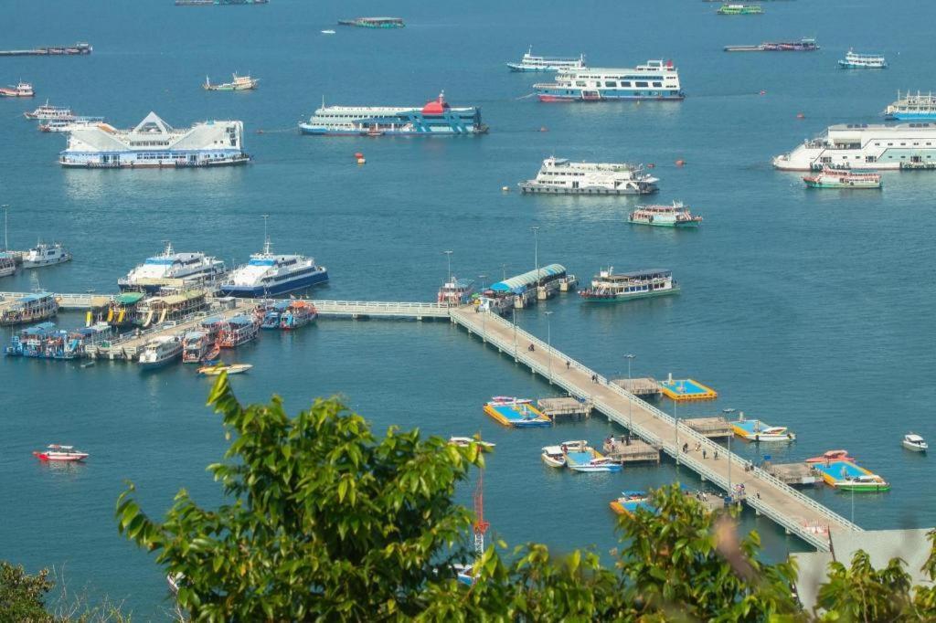 Oyo 1066 Encore Sea Side Pattaya Zewnętrze zdjęcie